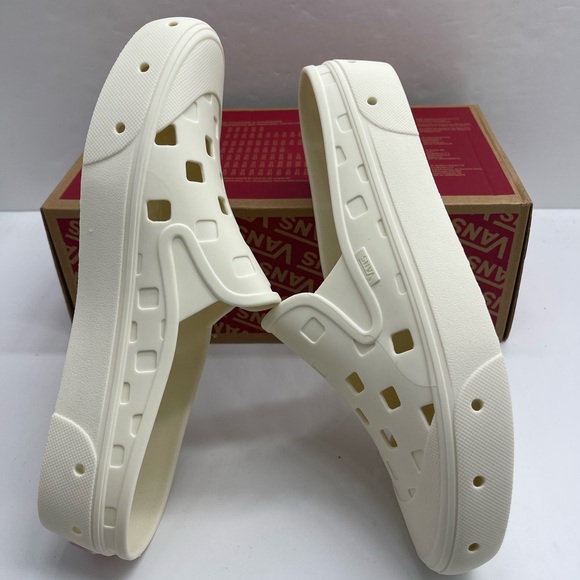 Vans Men’s Slip-On Mule Trk
Marshmallow
VN0005V8FS8 Cream Perforated Mules - Picture 8 of 16